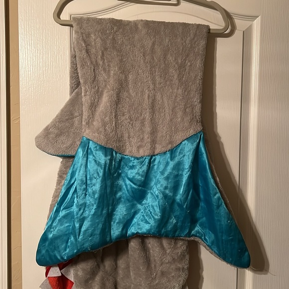 Shark attack blanket - Picture 3 of 8